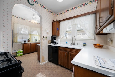 2503 30th St, Rock Island, IL 61201 - photo 4