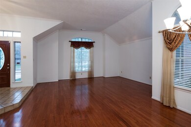 7130 Pebble Falls Dr, Houston, TX 77095 - photo 6