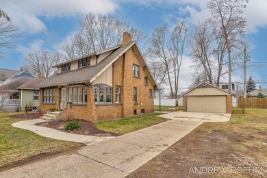 3-web-or-mls-587 S Shore Dr, Holland-3