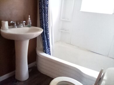 1702 B St, Anderson, IN 46016 - photo 7