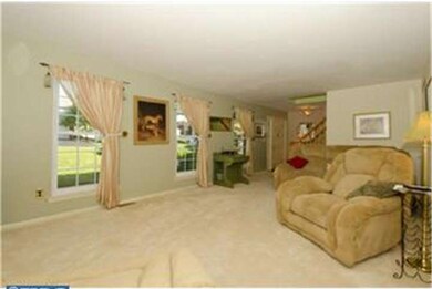 286 Wheatsheaf Ln, Langhorne, PA 19047 - photo 3