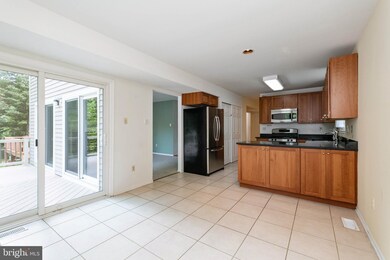 8581 Dark Hawk Cir, Columbia, MD 21045 - photo 7