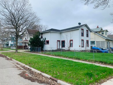 828 Vine St, Lansing, MI 48912 - photo 3