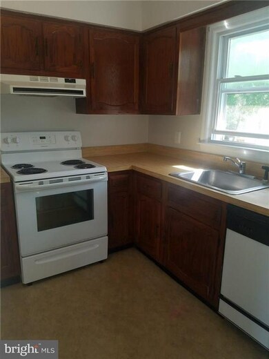 36 Admiral Ave unit B, Manahawkin, NJ 08050 - photo 4