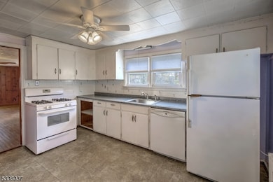 10 Maple St, Peapack, NJ 07977 - photo 3