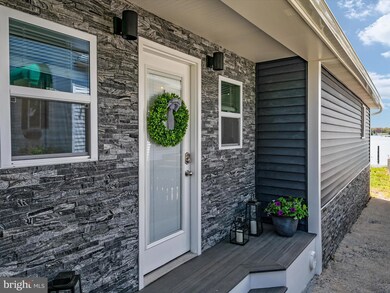 122 Bar Harbor Rd, Pasadena, MD 21122 - photo 3