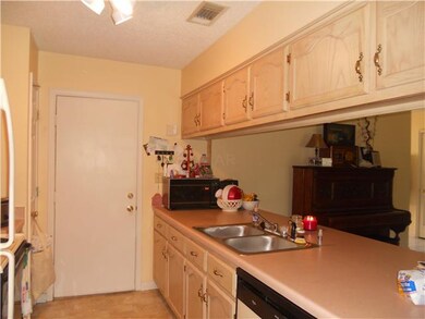 So much workspace in this galley kitchen. Breakfas