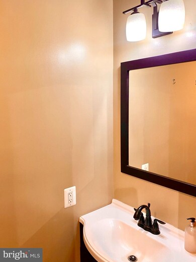 4108 Apple Leaf Ct, Pasadena, MD 21122 - photo 7