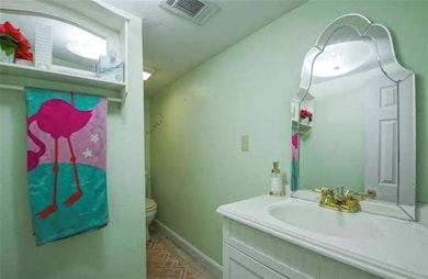 5452 Burgundy St, New Orleans, LA 70117 - photo 5