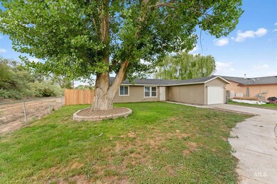 609 E Selway Dr, Homedale, ID 83628 - photo 2