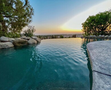 Infinity Pool