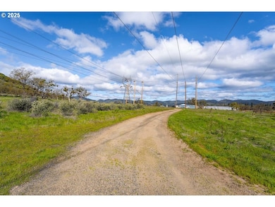 10695 Kildee Ave, Centralpoint, OR 97502 - photo 2