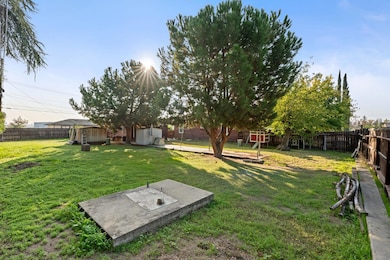 4785 E Andrews Ave, Fresno, CA 93726 - photo 5