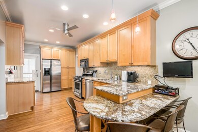 Fully upgraded Kitchen and eat-in area