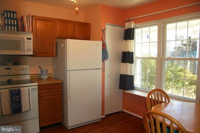 18737 Martins Landing Dr, Germantown, MD 20874 - photo 4