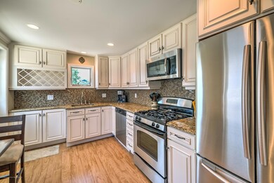 009_KITCHEN