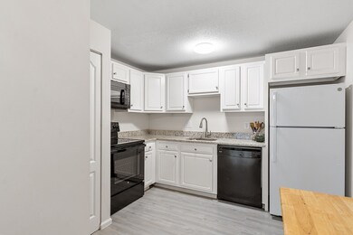 20 Abbey Rd unit 201, Leominster, MA 01453 - photo 2