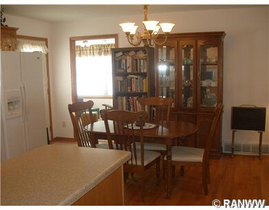 3020 W Ridge Dr, Eau Claire, WI 54703 - photo 4