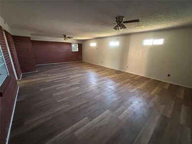 11300 N Greystone Cir, Oklahoma City, OK 73120 - photo 6