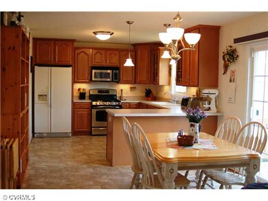Kitchen - This is a great full view of the kitchen