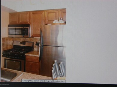 34 Francine Ct unit A, Staten Island, NY 10306 - photo 4