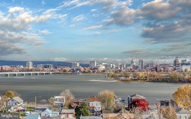 545 Bridgeview Dr, Lemoyne, PA 17043 - photo 2