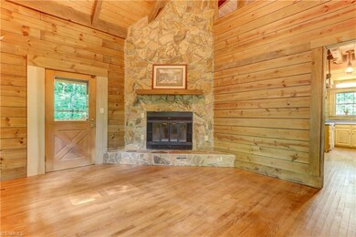 6709 Chadmoor Ct, Greensboro, NC 27406 - photo 6