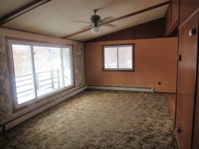 320 2nd St, Freeport, IL 61032 - photo 4