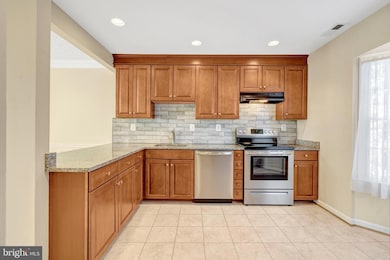 13776 Flowing Brook Ct unit 31-A, Chantilly, VA 20151 - photo 2