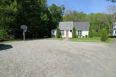 23 Agnoli Place, Feeding Hills, MA 01030 - photo 4