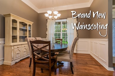 Dining Room Wainscoting - Captioned