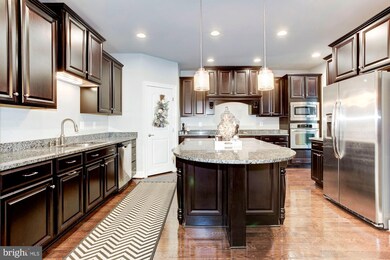 25084 Malmsbury Terrace, Chantilly, VA 20152 - photo 7