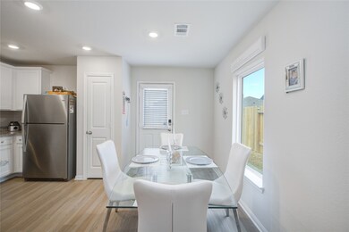 8007 Vanilla Orchid Dr, Houston, TX 77016 - photo 6