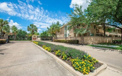 7511 S Linpar Ct, Houston, TX 77040 - photo 2