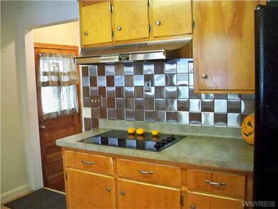 312 Stenzil St, North Tonawanda, NY 14120 - photo 4