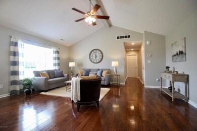 443 Helmwood Cir, Mount Washington, KY 40047 - photo 5