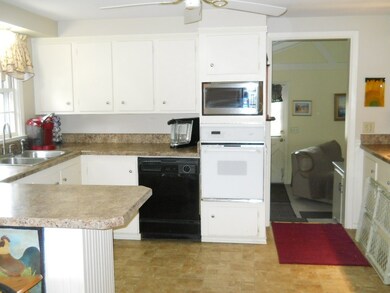 26 Perkins St, Warwick, RI 02886 - photo 7