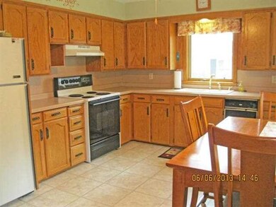 1212 E 6th St, Marshfield, WI 54449 - photo 2