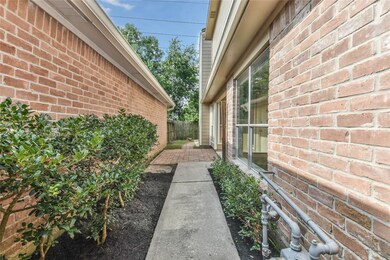 8211 E Ridge Dr, Houston, TX 77040 - photo 3