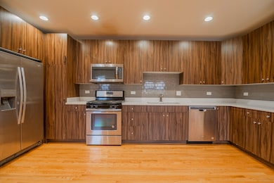 3433 S Indiana Ave unit 301, Chicago, IL 60616 - photo 2