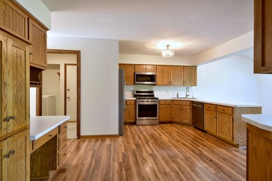 809 Biltmore Ct, Naperville, IL 60563 - photo 7