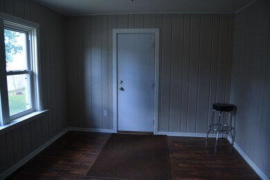 Main Floor Bedroom<|><|>