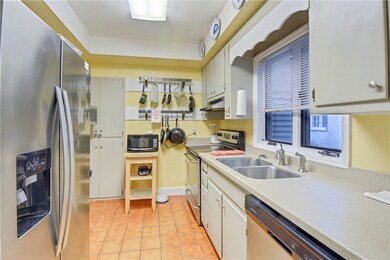 Kitchen - view 2