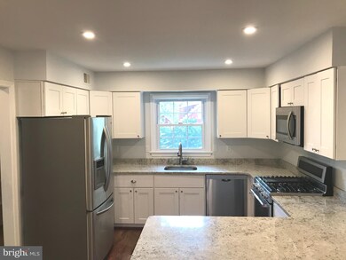 10806 Mccomas Ct, Kensington, MD 20895 - photo 7