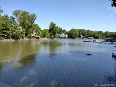 EASY ACCESS TO MAIN CHANNEL