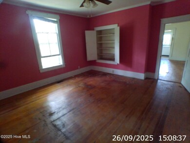 409 N Haughton St, Williamston, NC 27892 - photo 6