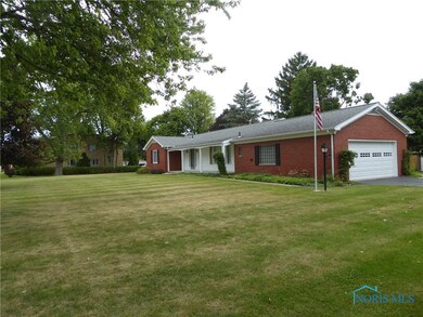 207 Walnut St, Archbold, OH 43502 - photo 2