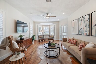 734 E 7th 1/2 St, Houston, TX 77007 - photo 5