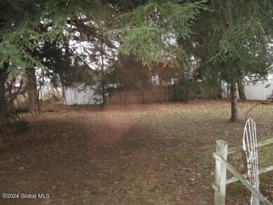 96 Sheridan St, Glens Falls, NY 12801 - photo 3