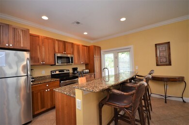 Granite countertops/SS Appliances